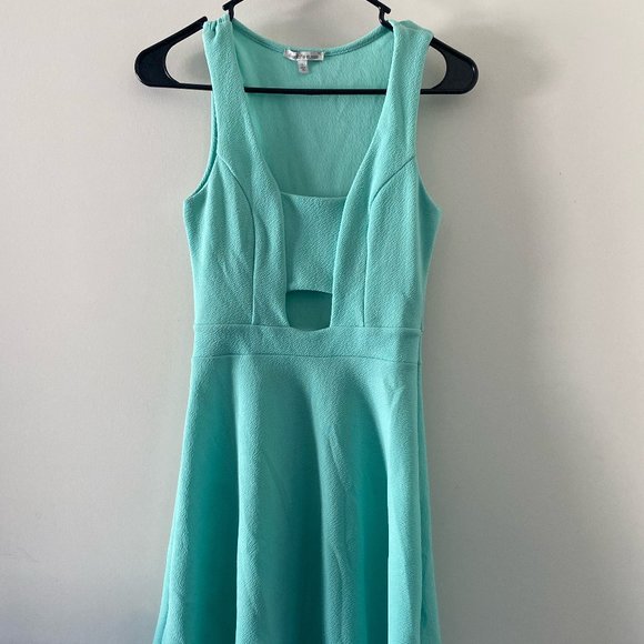 Seafoam Green Dress - Picture 7 of 8